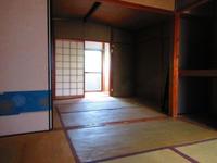 和室:1F和室は間仕切土り戸を開けると広い開放的な空間に。