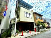 駐車場:駐車スペースは間口広々で駐車ラクラク。