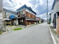 駐車場:西側幅員約5ｍで前面道路広々、1台駐車可能！