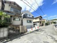 その他現地写真:周辺に高い建物は無く、開放的です。